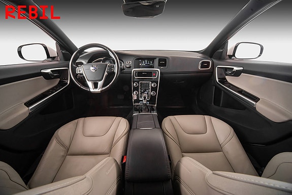 Volvo V60 11 of 26