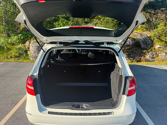 Mercedes-Benz B180 9 of 11