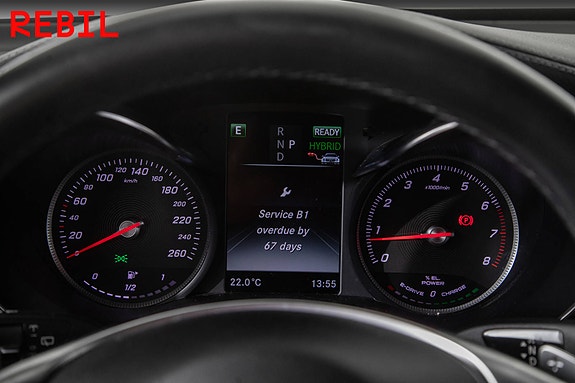 Mercedes-Benz GLC350 e 13 of 30