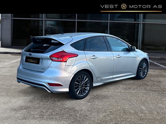 Ford Focus 8 of 30