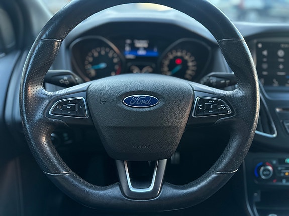 Ford Focus 25 of 30