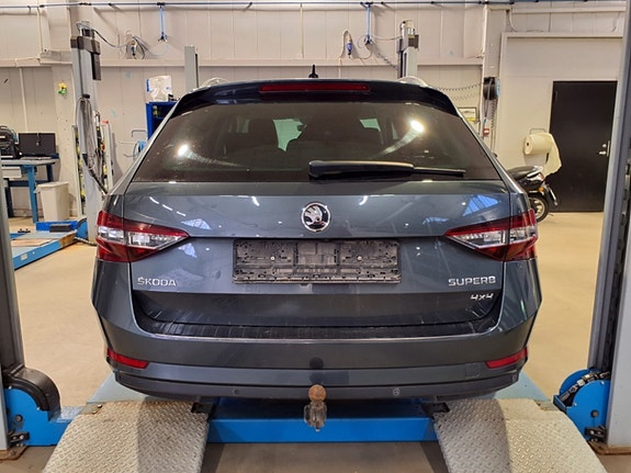 Skoda Superb 3 of 16