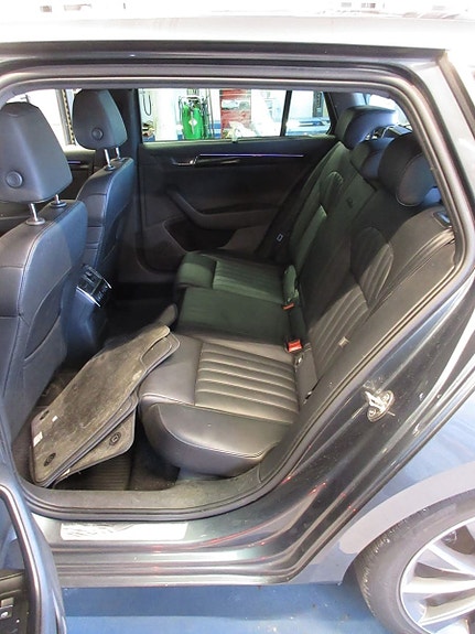Skoda Superb 13 of 16
