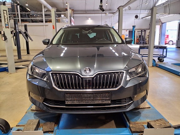 Skoda Superb 7 of 16