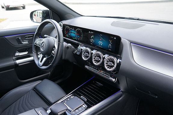 Mercedes-Benz EQA250 9 of 19