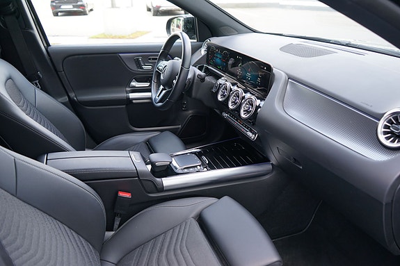 Mercedes-Benz EQA250 10 of 19