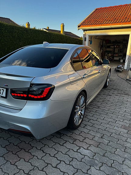 BMW 320i 14 of 27