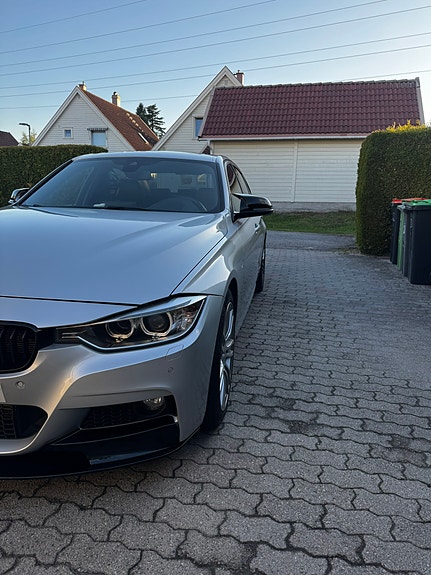 BMW 320i 9 of 27