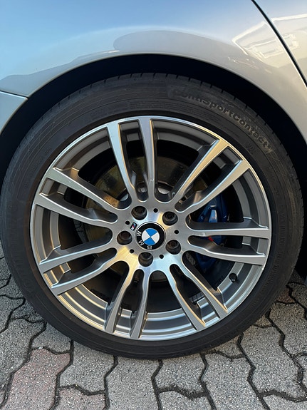 BMW 320i 21 of 27
