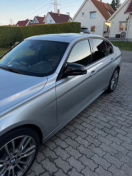 BMW 320i 10 of 27