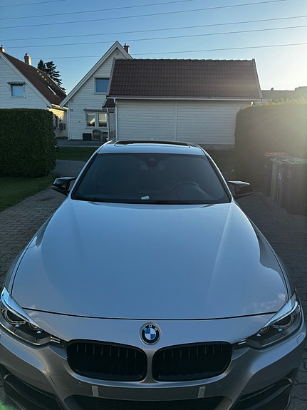 BMW 320i 3 of 27