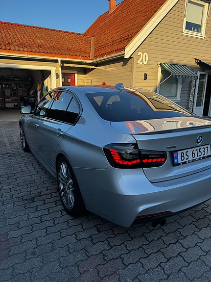 BMW 320i 15 of 27