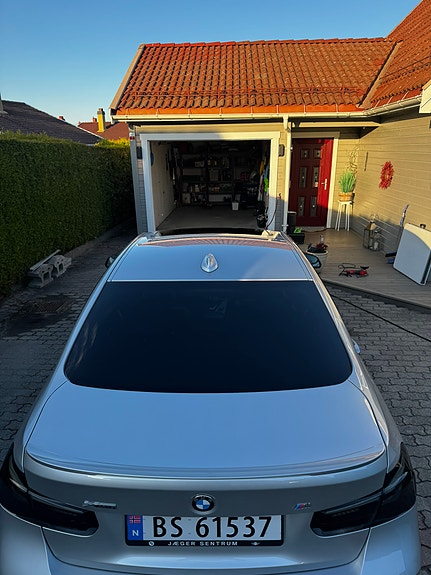 BMW 320i 13 of 27
