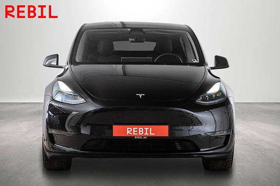 Tesla Model Y 3 of 27