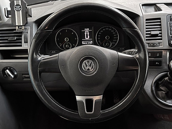 Volkswagen Multivan 20 of 30