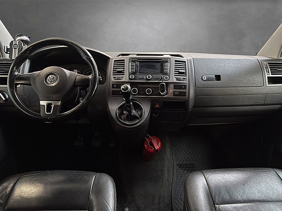 Volkswagen Multivan 18 of 30
