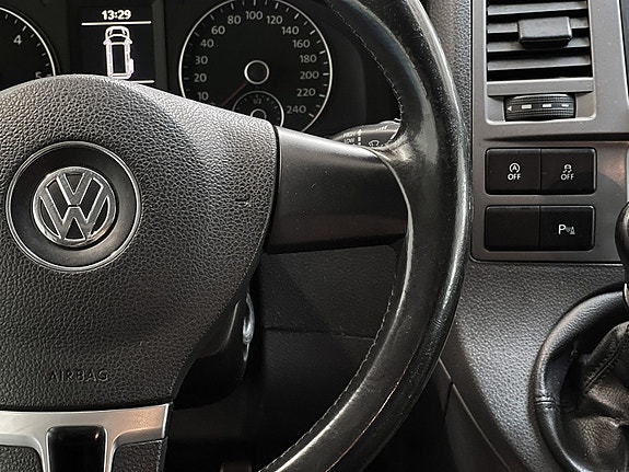 Volkswagen Multivan 22 of 30