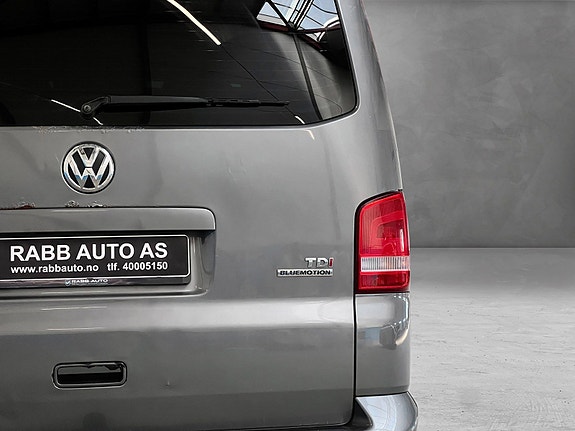 Volkswagen Multivan 10 of 30