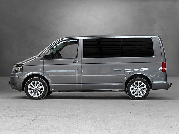 Volkswagen Multivan 12 of 30