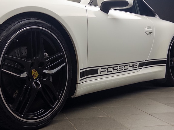 Porsche 911 Carrera 20 of 30