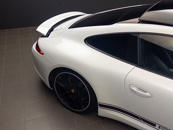 Porsche 911 Carrera 22 of 30
