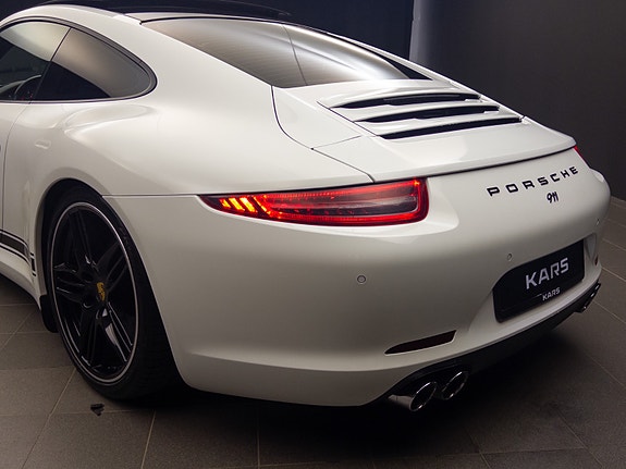 Porsche 911 Carrera 28 of 30