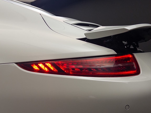 Porsche 911 Carrera 29 of 30