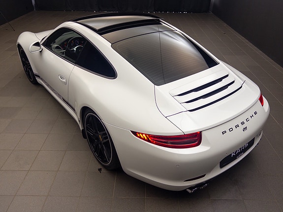 Porsche 911 Carrera 27 of 30