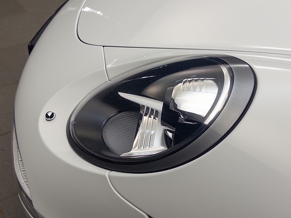 Porsche 911 Carrera 14 of 30