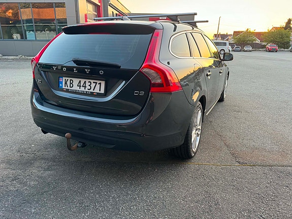 Volvo V60 13 of 30