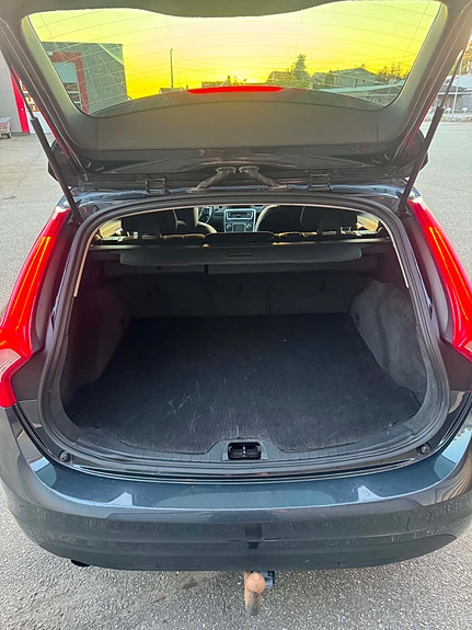 Volvo V60 8 of 30