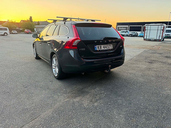 Volvo V60 6 of 30