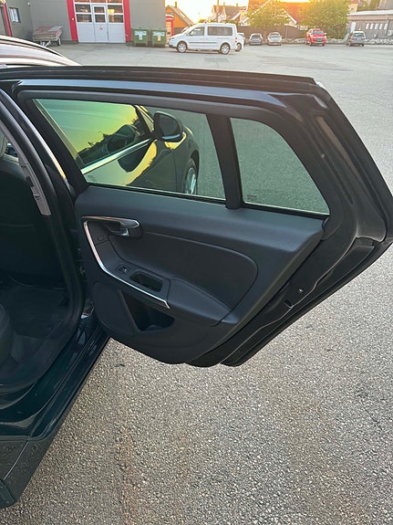 Volvo V60 26 of 30