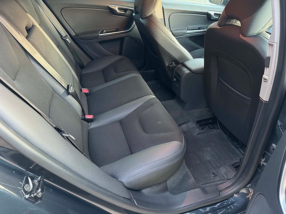 Volvo V60 28 of 30