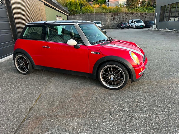 MINI Cooper 13 of 30