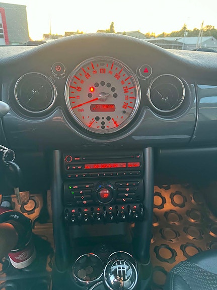 MINI Cooper 24 of 30