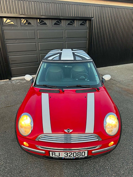 MINI Cooper 16 of 30