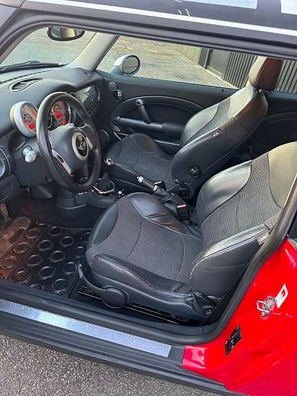 MINI Cooper 19 of 30