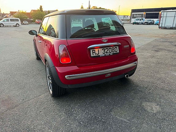 MINI Cooper 7 of 30