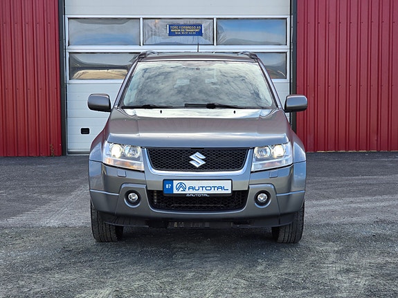 Suzuki Grand Vitara 2 of 30