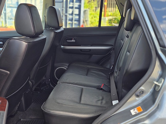 Suzuki Grand Vitara 12 of 30