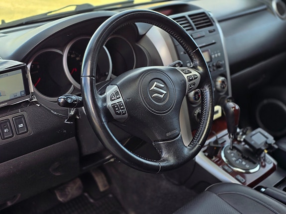 Suzuki Grand Vitara 10 of 30