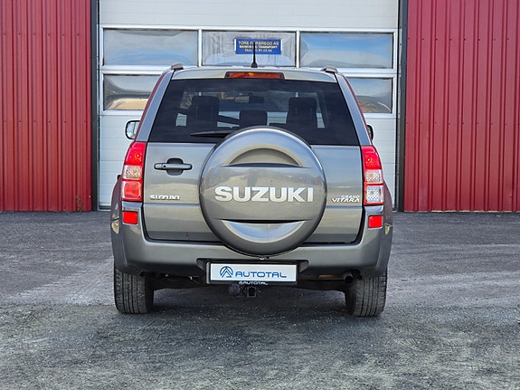 Suzuki Grand Vitara 7 of 30
