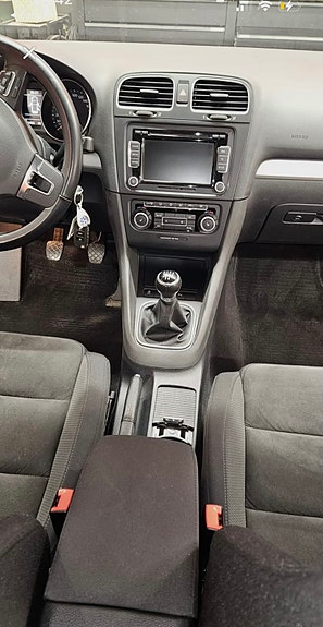 Volkswagen Golf VI 10 of 17