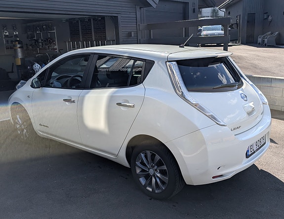 Nissan Leaf 4 of 12