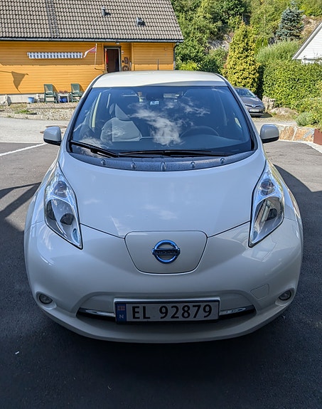 Nissan Leaf 3 of 12