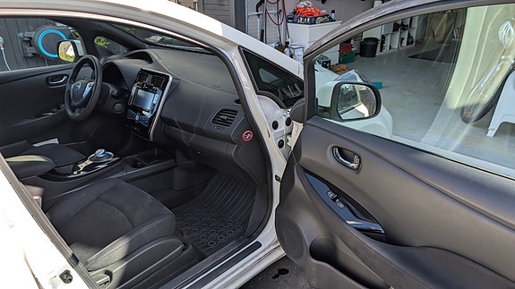 Nissan Leaf 10 of 12
