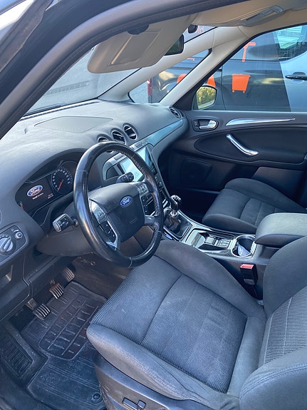 Ford S-MAX 5 of 7