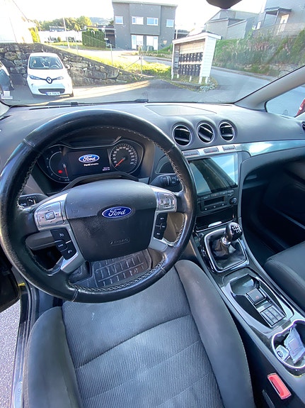 Ford S-MAX 3 of 7