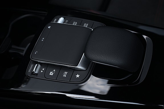 Mercedes-Benz CLA200 26 of 30